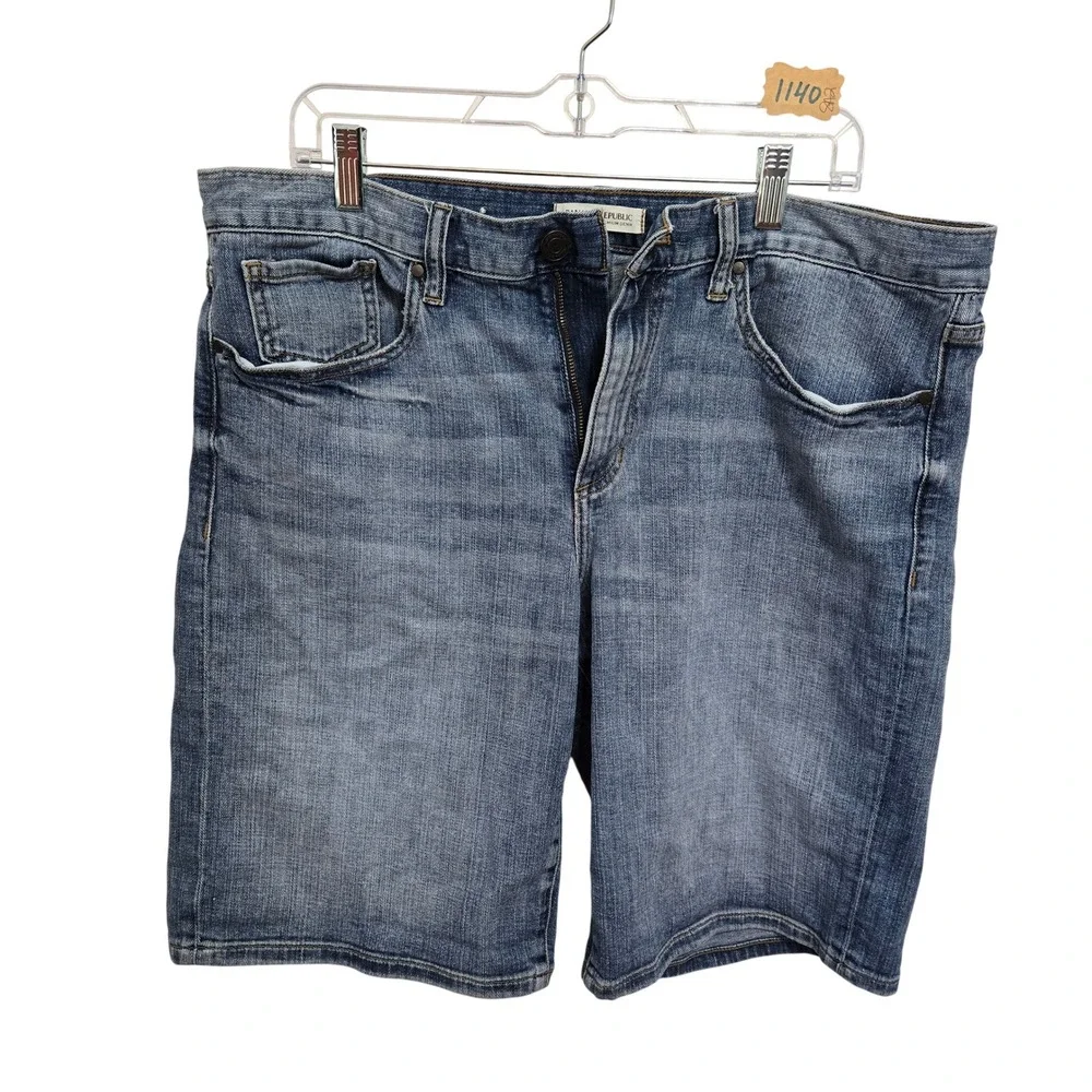 Banana Republic Premium Denim Mens‎ Medium Wash Stretch Jean Shorts Size 32